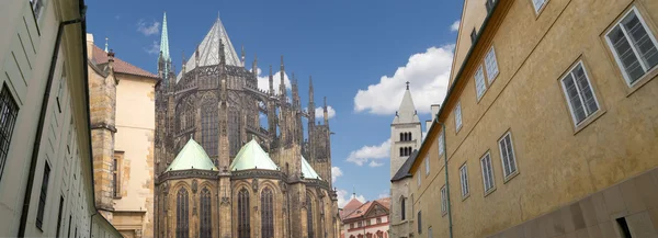St. Vitus Cathedral (Ρωμαιοκαθολικός καθεδρικός ναός) στο Κάστρο της Πράγας, Τσεχική Δημοκρατία — Φωτογραφία Αρχείου