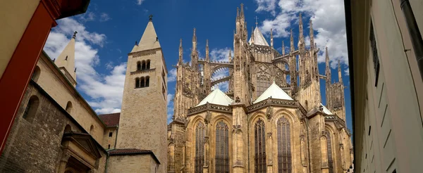 St. Vitus Cathedral (Roman Catholic cathedral ) in Prague Castle, Czech Republic — Stock Photo, Image