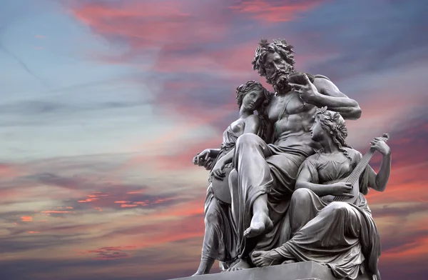 Sculpture on the Bruhl Terrace, a historic architectural ensemble in Dresden,  Germany — Stock Photo, Image