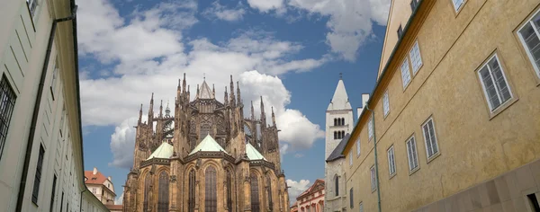Catedral de San Vito (catedral católica) en el Castillo de Praga, República Checa — Foto de Stock