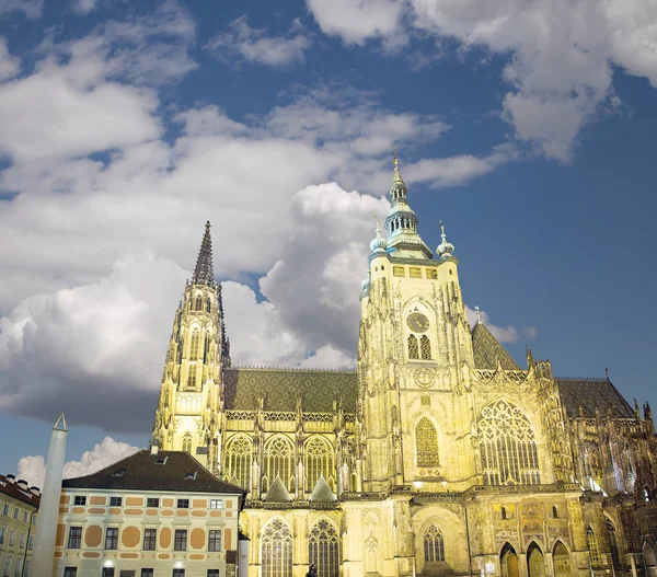 Katedrála sv. Víta (Římskokatolická katedrála) na Pražském hradě — Stock fotografie