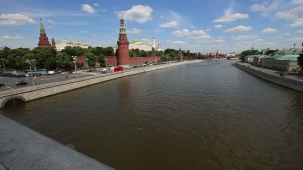 日当たりの良い夏の日、ロシアのモスクワのクレムリン — ストック動画