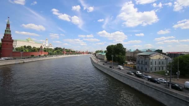 Moscou Kremlin em um dia ensolarado de verão, Rússia — Vídeo de Stock