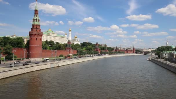 Κρεμλίνο της Μόσχας, σε μια ηλιόλουστη καλοκαιρινή μέρα, Ρωσία — Αρχείο Βίντεο