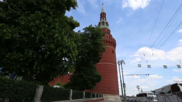 Κρεμλίνο της Μόσχας, σε μια ηλιόλουστη καλοκαιρινή μέρα, Ρωσία — Αρχείο Βίντεο