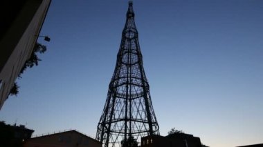 Shukhovskaya radyo kulesi, gece. Moscow, Rusya Federasyonu  