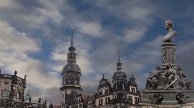 Brühl Teras ve Hofkirche veya Katedrali, kutsal üçlü - Dresden, Sachsen, Germany Barok kilise heykel 