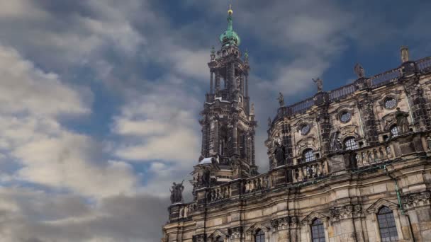 Hofkirche ou Catedral da Santíssima Trindade - igreja barroca em Dresden, Sachsen, Alemanha — Vídeo de Stock