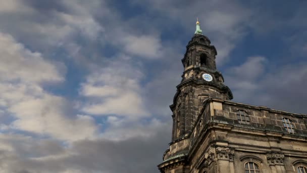 Hofkirche o Catedral de la Santísima Trinidad - iglesia barroca en Dresde, Sachsen, Alemania — Vídeos de Stock