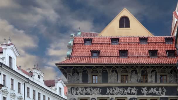 Alte Stadthäuser in Prag, Tschechische Republik — Stockvideo