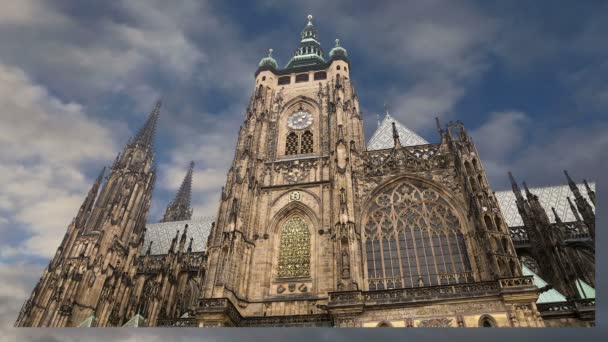 St. Vitus Cathedral (Roman Catholic cathedral ) in Prague Castle, Czech Republic — Stock Video