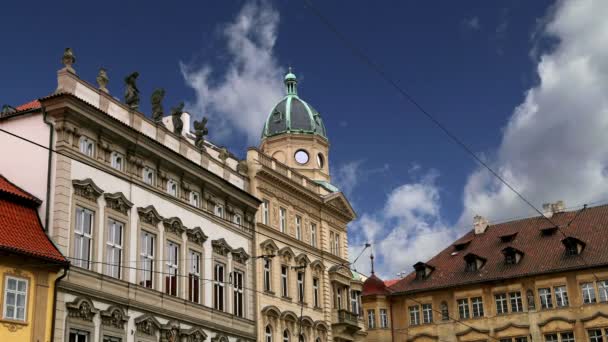プラハ、チェコ共和国での聖ニコラス教会 — ストック動画