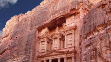 Petra, Jordan, Orta Doğu--olan sembolü Jordan, hem de Jordan'ın en çok ziyaret edilen turistik. 