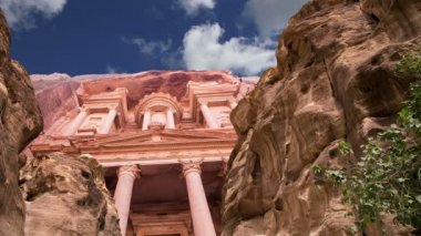 Petra, Jordan, Orta Doğu--olan sembolü Jordan, hem de Jordan'ın en çok ziyaret edilen turistik. 