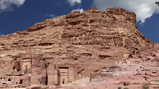 Petra, Jordania, Oriente Medio es un símbolo de Jordania, así como la atracción turística más visitada de Jordania . — Vídeo de stock