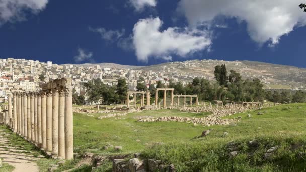 Reruntuhan Romawi di kota Yordania Jerash (Gerasa dari Zaman Kuno), ibukota dan kota terbesar Kegubernuran Jerash, Yordania — Stok Video