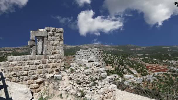 El castillo ayubí de Ajloun en el norte de Jordania, construido en el siglo XII, Oriente Medio — Vídeo de stock