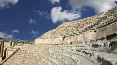 amfitiyatro: jerash (Antik gerasa), başkenti ve en büyük kenti: jerash governorate, Ürdün