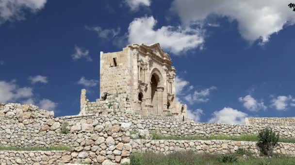 Arch Hadrian Gerasa (Jerash)--'ın Jerash 129/130 reklam, Ürdün'de İmparator Hadrian ziyareti onuruna inşa edildi — Stok video