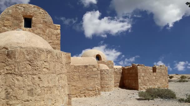 Кусейр (Каср) пустынный замок Амра близ Аммана, Иордания. Всемирное наследие со знаменитыми фресками . — стоковое видео