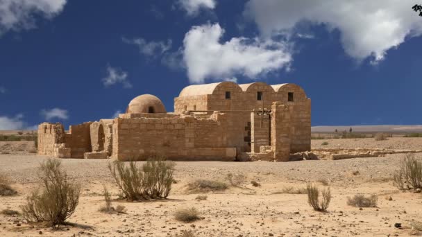 Quseir (Qasr) Castillo del desierto de Amra cerca de Ammán, Jordania. Patrimonio de la humanidad con frescos famosos . — Vídeo de stock