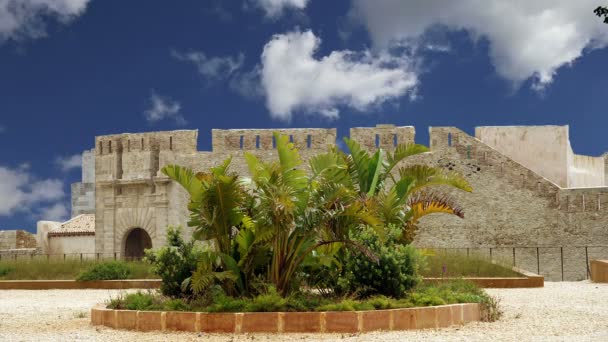 Burgsyrakus. Sizilien, Italien. Schloss Frederick II - UNESCO-Weltkulturerbe — Stockvideo