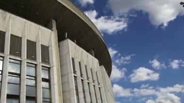 Yerel olarak Olimpiyskiy veya Olimpiski, Moskova, Rusya olarak bilinen Olimpiyat Stadyumu