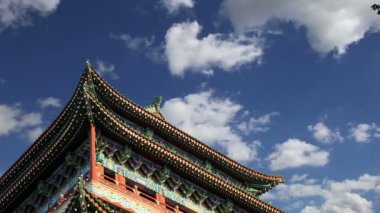 zhengyangmen kapısı (qianmen). Bu ünlü kapısı tiananmen Meydanı Pekin'de, Çin güneyinde yer alır 