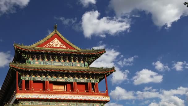 Porta Zhengyangmen (Qianmen). Questo famoso cancello si trova a sud di Piazza Tiananmen a Pechino, Cina — Video Stock