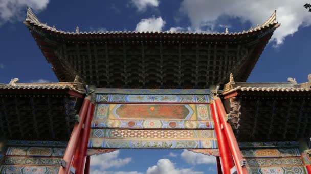 Vstup do buddhistického chrámu – xian (sian, xi'an), provincie Šen-si, Čína — Stock video