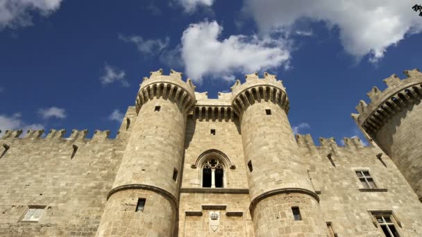 Isla de Rodas, Grecia, símbolo de Rodas, del famoso Palacio del Gran Maestre de los Caballeros (también conocido como Castello) en la ciudad medieval de Rodas, un museo de visita obligada de Rodas — Vídeo de stock