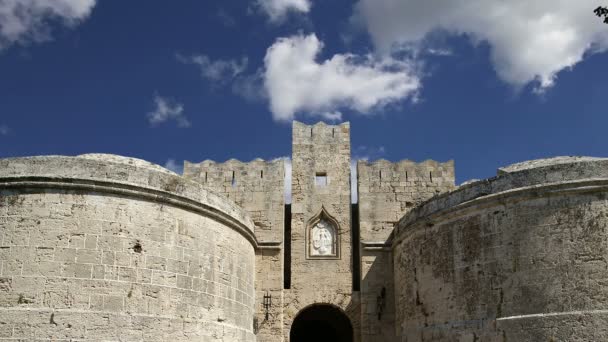 Средневековые городские стены в Родосе, Греция (время истекло ) — стоковое видео