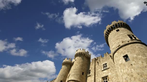 Rodos, Yunanistan, Rodos, Rodos'ta ortaçağ şehir olmalı ziyaret Müzesi Rodos'un ünlü şövalyeler grand master Sarayı (olarak da bilinen castello) simgesi — Stok video