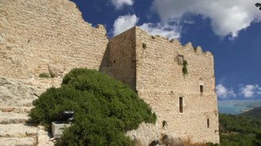 Kritinia Ortaçağ Kalesi Rodos, Yunanistan, Dodecanese: 131 metre yüksekte Kritinia Köyü, Kuzey Rhodes, bir tepe üzerinde bir ortaçağ kale kalıntıları vardır 