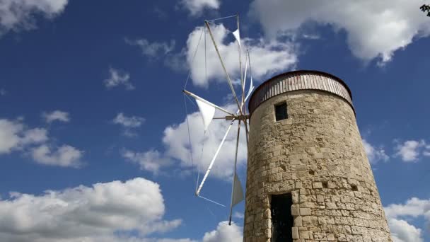 Oude windmolens Rhodes, Griekenland (time-lapse) — Stockvideo