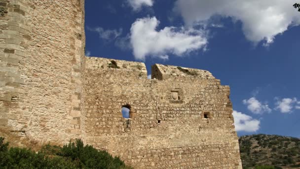 Středověký hrad Kritinia v Rhodos, Dodekanés: na kopci nad vesnici Kritinia, Severní Rhodes, 131m jsou ruiny středověkého hradu — Stock video