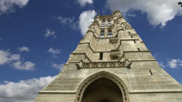 Tour Saint-Jacques, é um monumento localizado no quarto arrondissement de Paris, França — Vídeo de Stock