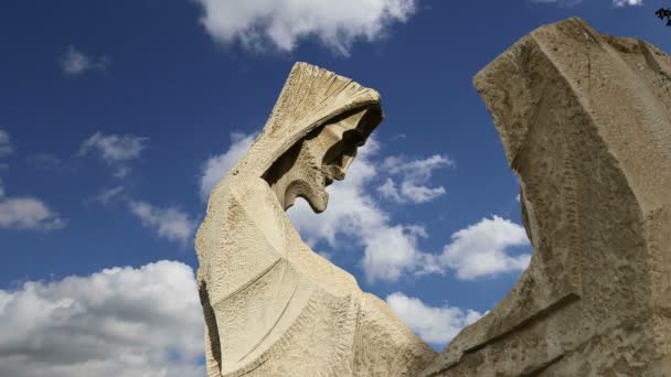 Sagrada Familia de Antoni Gaudí en Barcelona, España — Vídeos de Stock