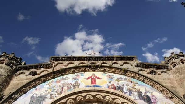 Tibidabo kyrkan (tempel), på toppen av berget tibidabo, Barcelona, Spanien — Stockvideo