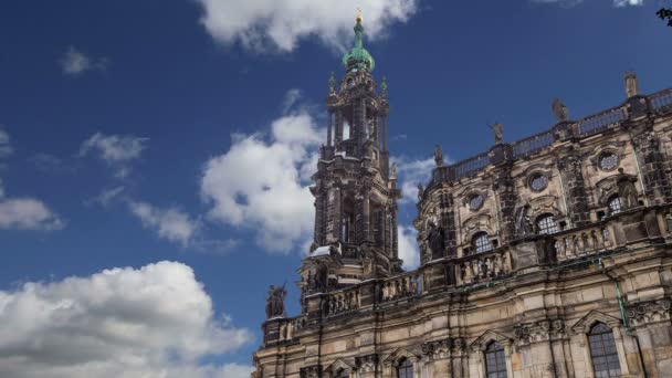 Hofkirche o Catedral de la Santísima Trinidad - iglesia barroca en Dresde, Sachsen, Alemania — Vídeos de Stock