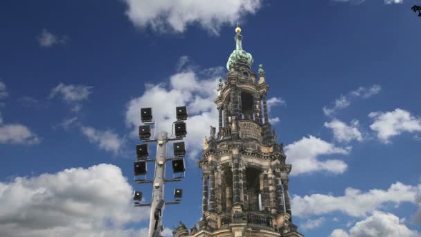Hofkirche o Cattedrale della Santissima Trinità - chiesa barocca a Dresda, Sachsen, Germania — Video Stock