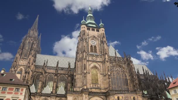 Catedral de São Vito (catedral católica romana) no Castelo de Praga e Hradcany, República Checa — Vídeo de Stock