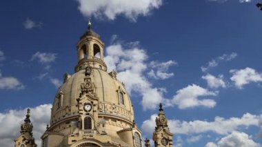 Dresden Frauenkirche (Almanca: Dresden Frauenkirche), Almanya 'nın Dresden şehrinde bulunan Lüteriyen kilisesi. 