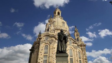 Dresden Frauenkirche (Almanca: Dresden Frauenkirche), Almanya 'nın Dresden şehrinde bulunan Lüteriyen kilisesi. 