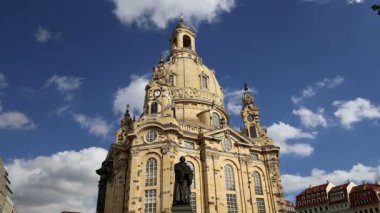 Dresden Frauenkirche (Almanca: Dresden Frauenkirche), Almanya 'nın Dresden şehrinde bulunan Lüteriyen kilisesi. 