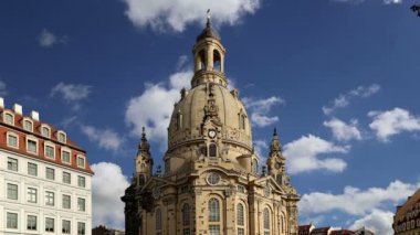 Dresden Frauenkirche (Almanca: Dresden Frauenkirche), Almanya 'nın Dresden şehrinde bulunan Lüteriyen kilisesi. 