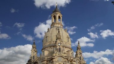Dresden Frauenkirche (Almanca: Dresden Frauenkirche), Almanya 'nın Dresden şehrinde bulunan Lüteriyen kilisesi. 