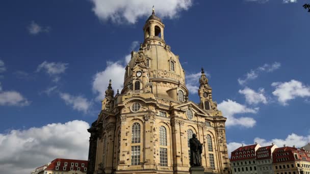 Dresda Frauenkirche (letteralmente Chiesa di Nostra Signora) è una chiesa luterana a Dresda, Germania — Video Stock