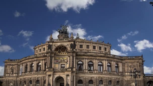 Semper opera house in dresden, deutschland — Stockvideo