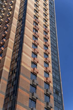 İnşaat halindeki çok katlı bina (yeni yerleşim yeri). Çeryomushki bölgesindeki yenileme programı üzerine inşa alanı, Moskova, Rusya  